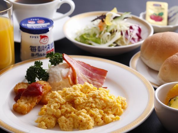 【朝食付】和朝食or洋朝食！選べる朝食♪一日のスタートを爽やかに♪明るいダイニングひなたで朝ごはん