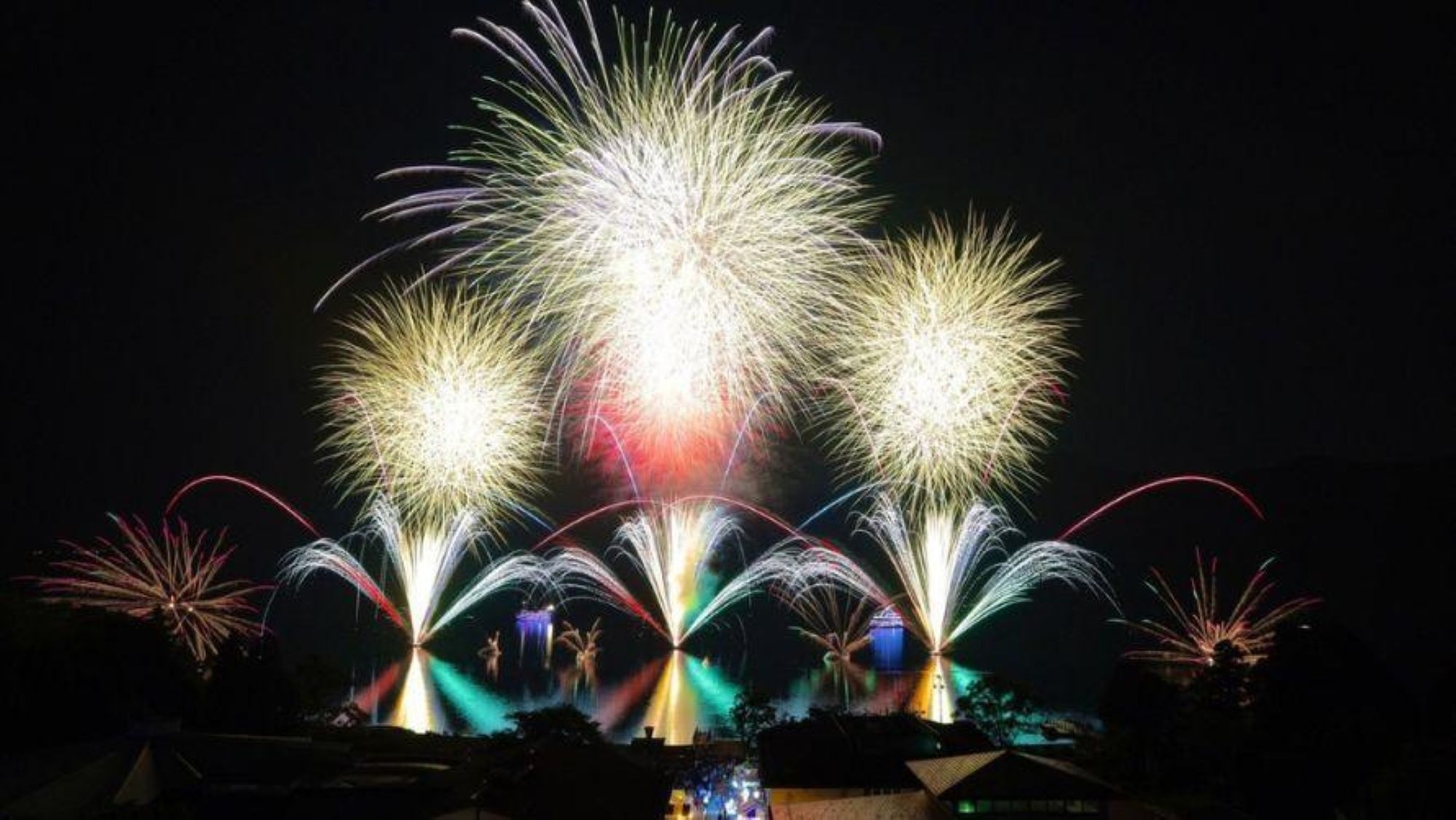 芦ノ湖畔の特等席から眺める花火大会鑑賞プラン　【夕・朝食付き】