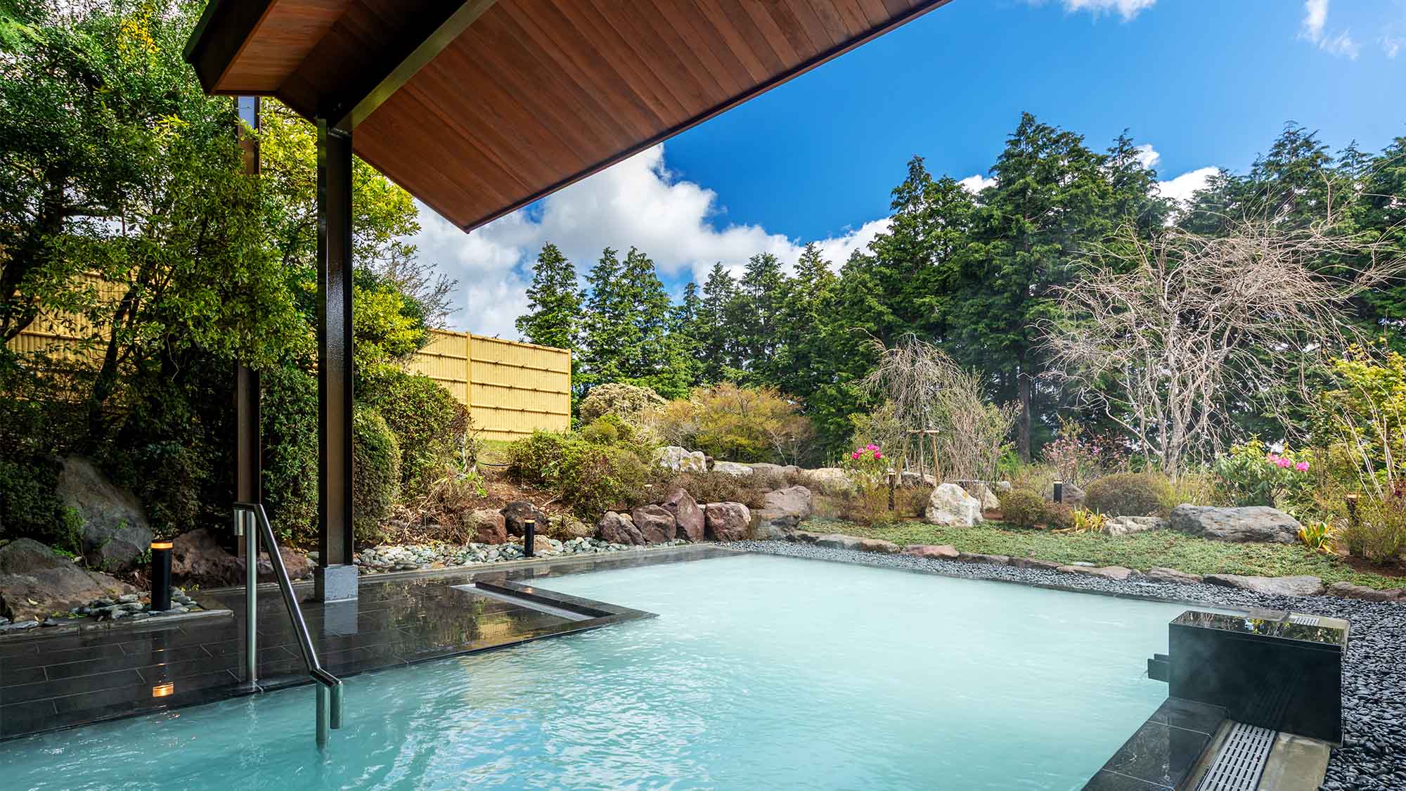 【2025年5月】温泉露天風呂リニューアル