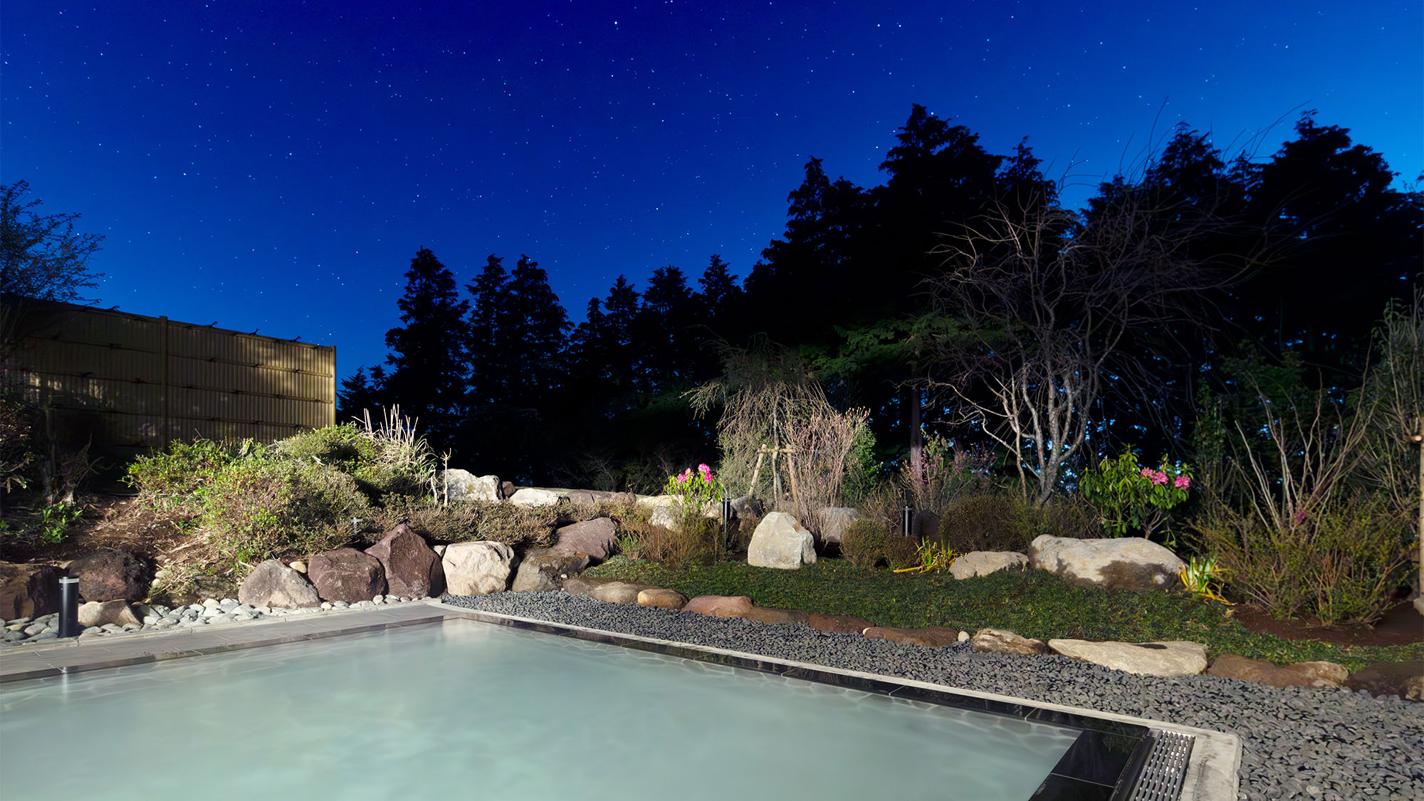 露天風呂から満天の星空観賞！！