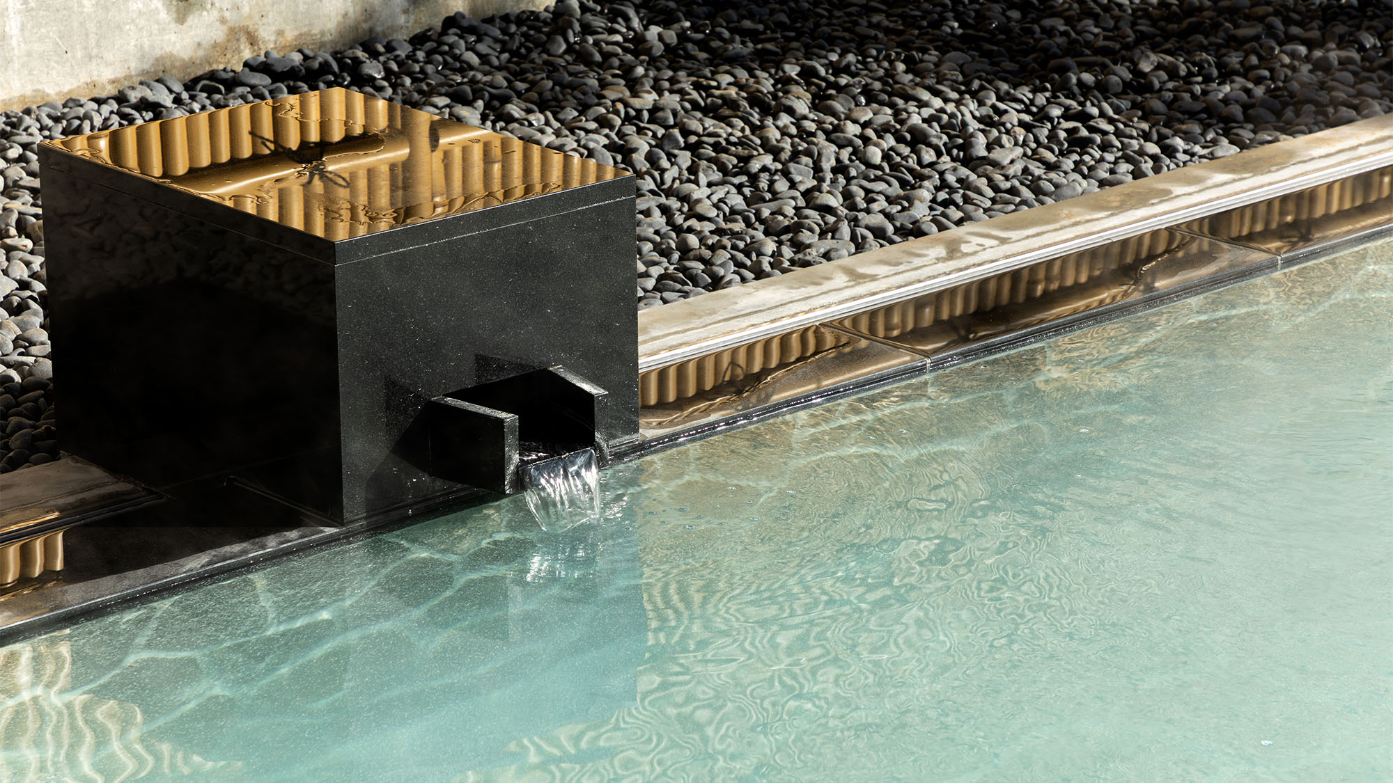 温度を42℃に調整したら、当ホテル自慢のにごり湯の出来上がりです♪