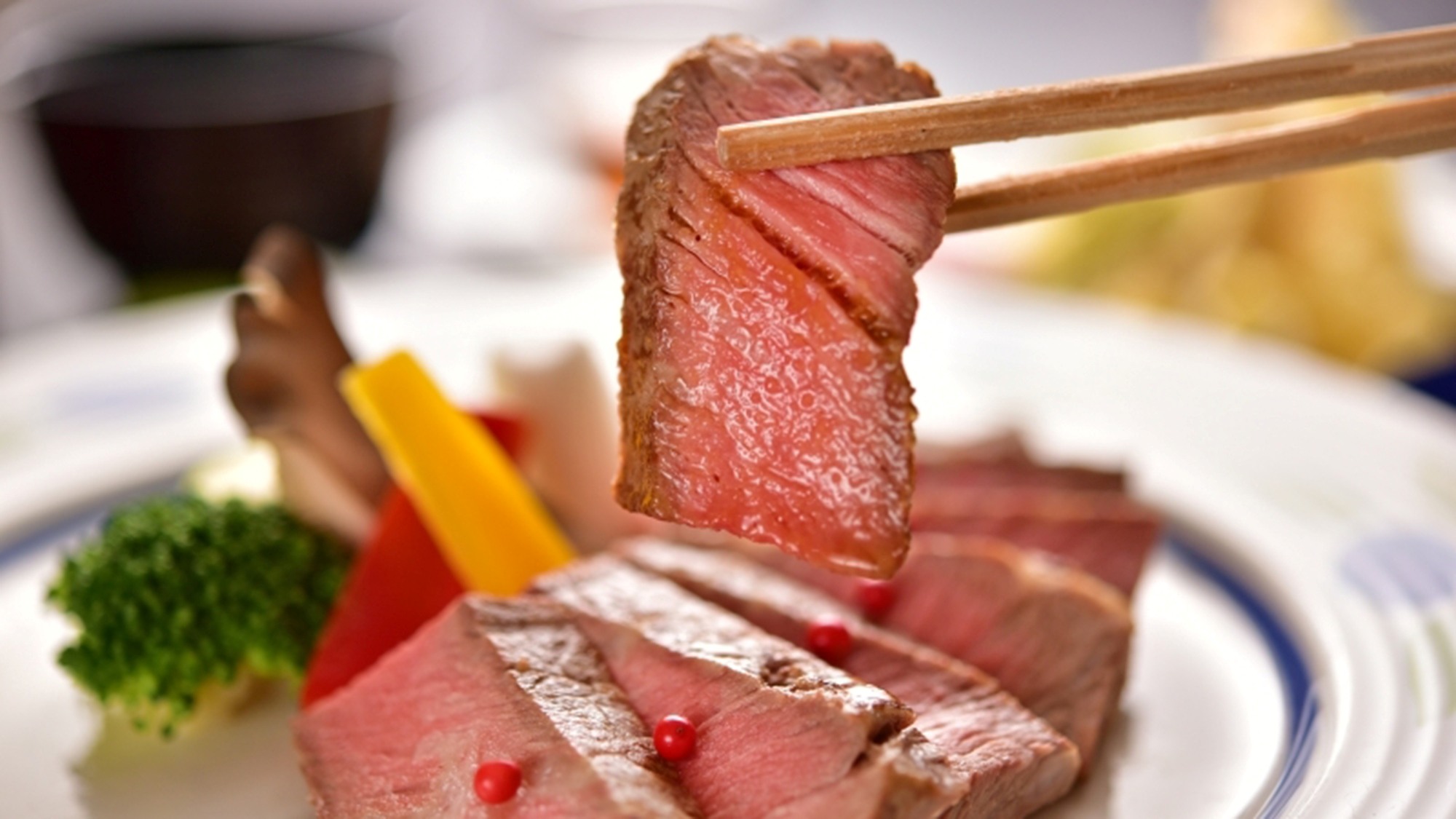 赤ワインに合う箱根西麓牛サーロインステーキ