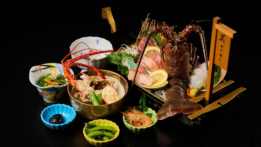 ・【伊勢海老プラン：夕食】伊勢海老の舟盛をはじめ旬魚のお造りを答志島の美さきでお楽しみください