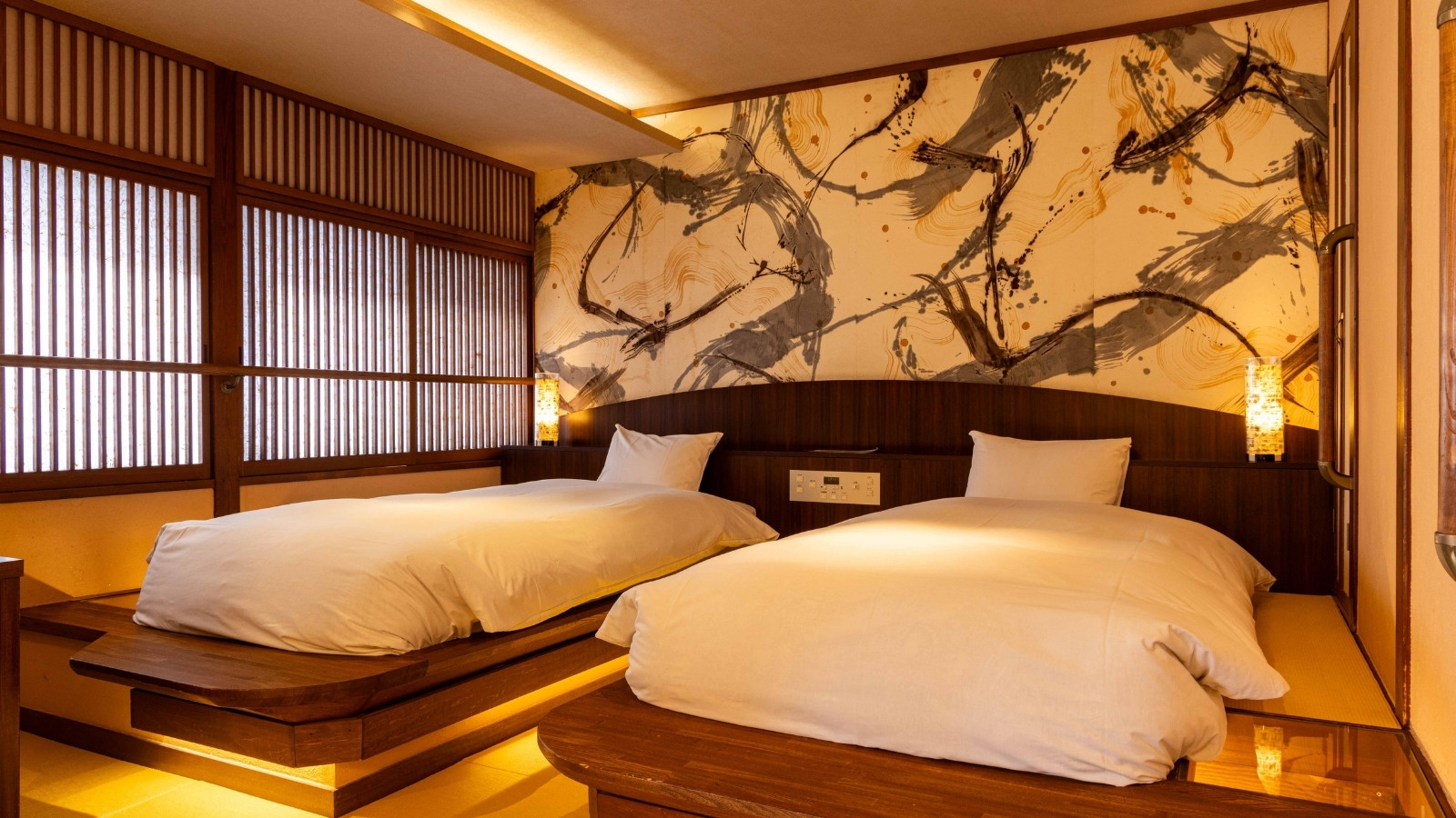 【本館】和室7.5畳+ツインベッドルーム（トイレ付）