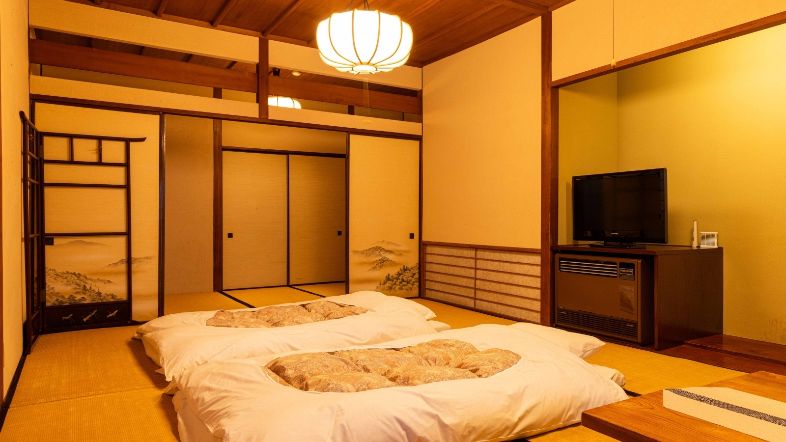 【本館】和室10畳+5畳（トイレ付）