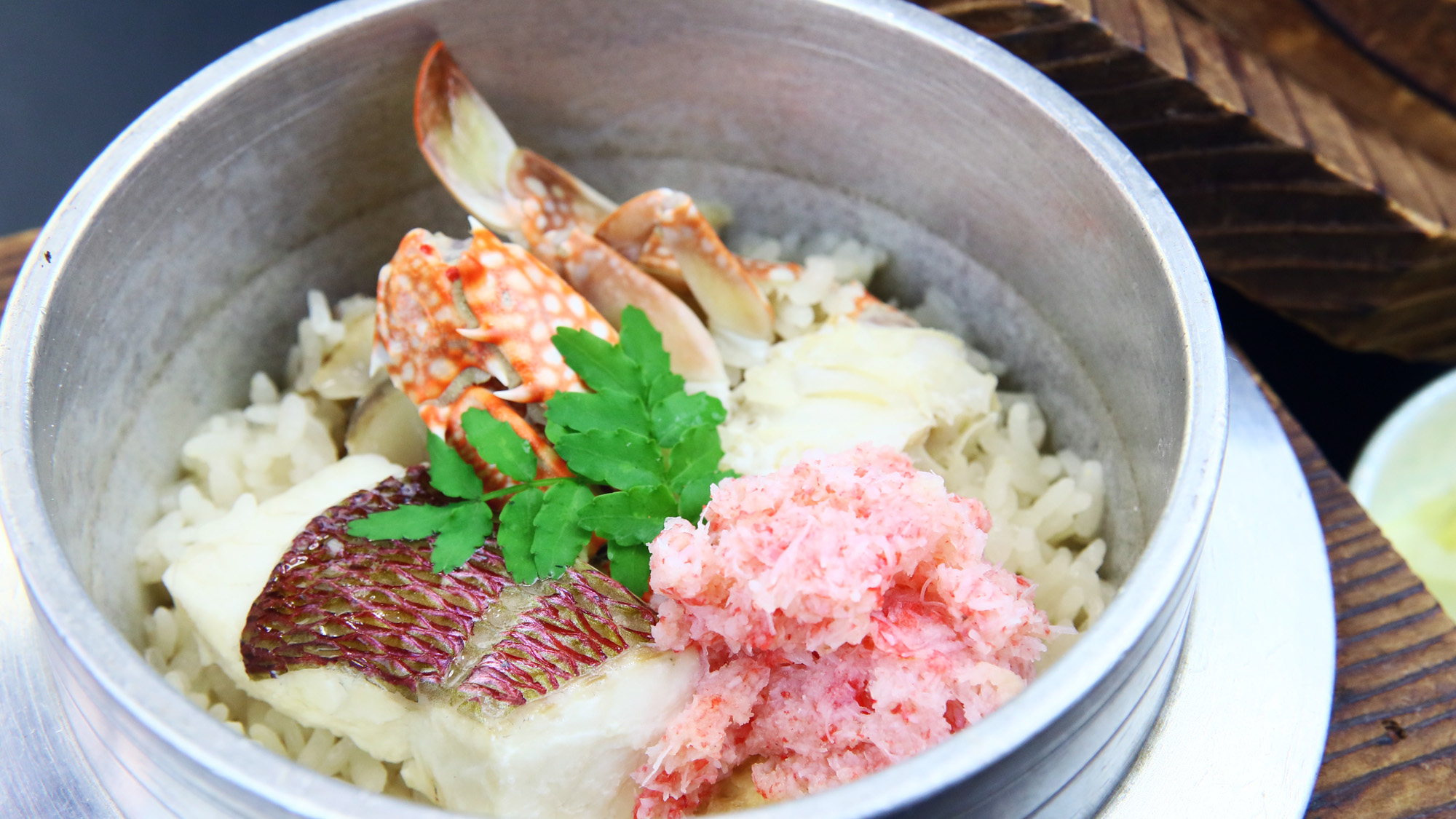 夕食◆魚介の出汁がしみ込んだ羽釜飯