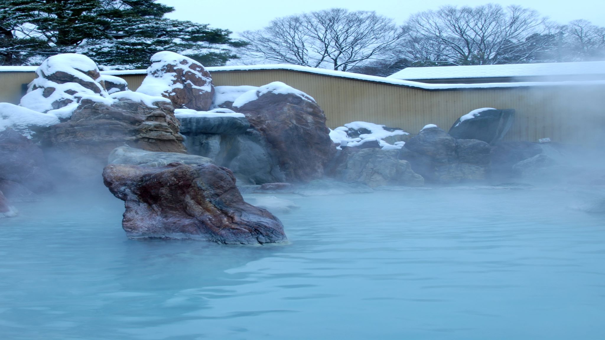 雪見の露天風呂は冬ならではの楽しみ