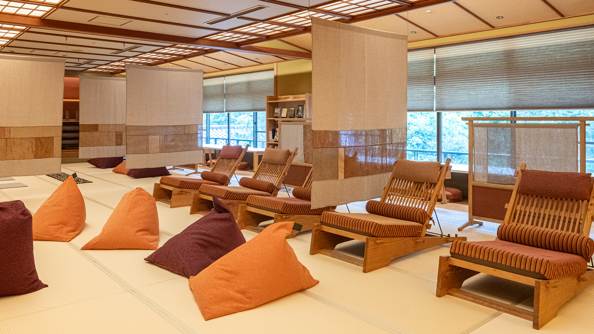 【2025年9月リニューアル／湯上がりどころ】楽しく健康促進できるウェルネスコーナーも備えた寛ぎスペ