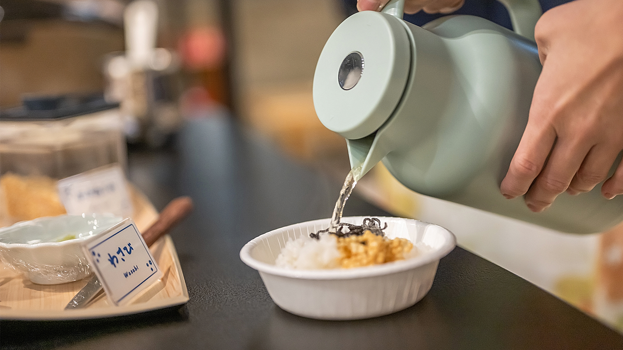 夜泣きあご出汁茶漬けサービス　提供時間：19時～21時　※無くなり次第終了