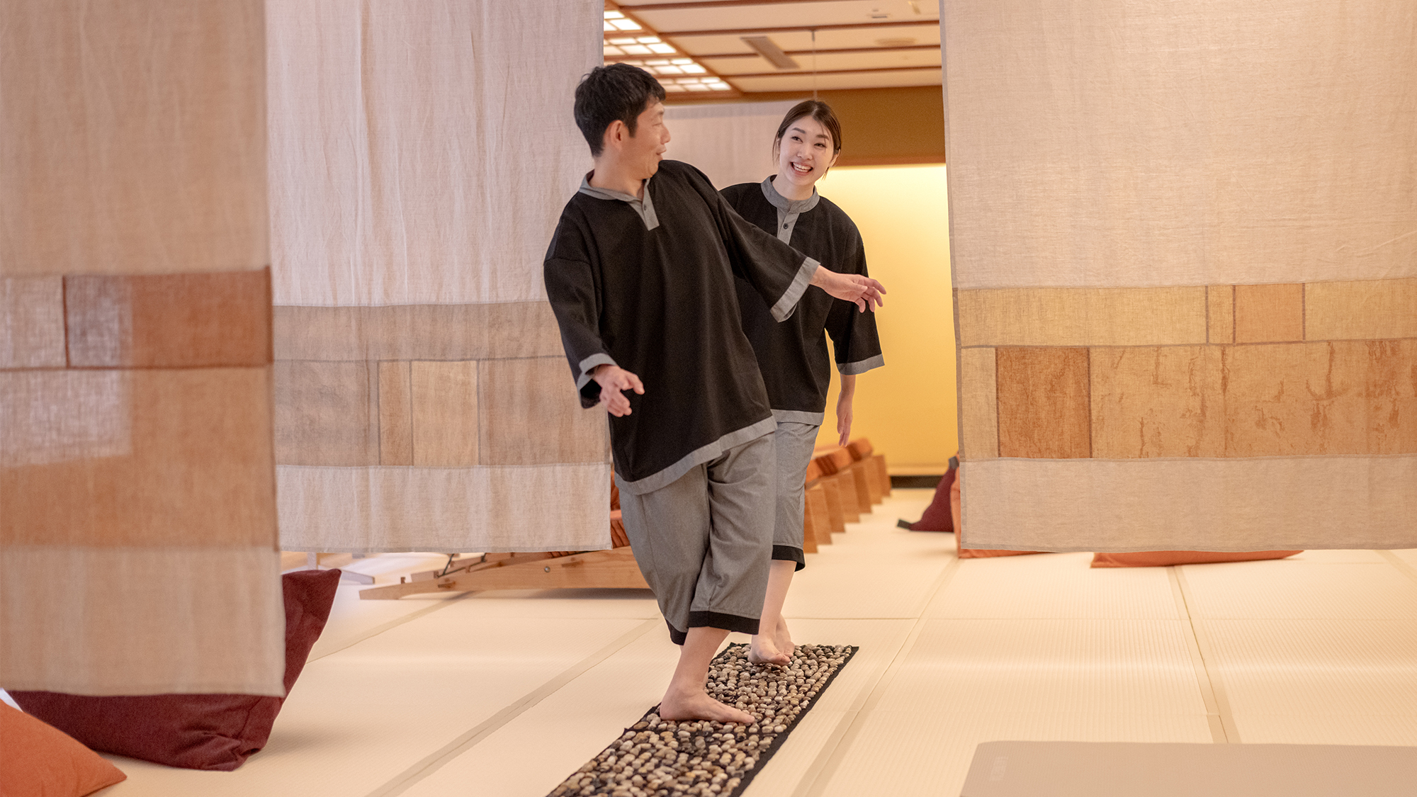 【2025年9月リニューアル／湯上がりどころ】楽しく健康促進できるウェルネスコーナーも備えた寛ぎスペ