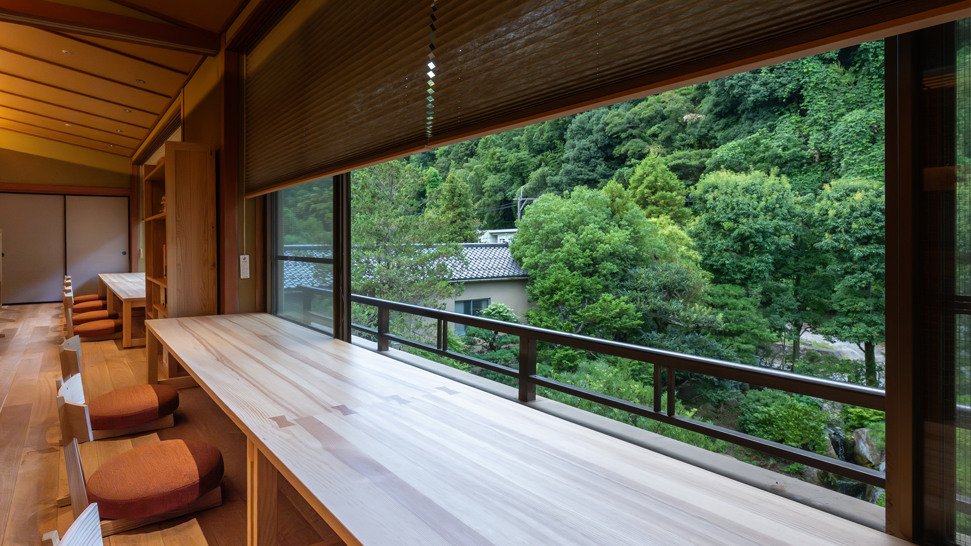 【2025年9月リニューアル／湯上がりどころ】楽しく健康促進できるウェルネスコーナーも備えた寛ぎスペ