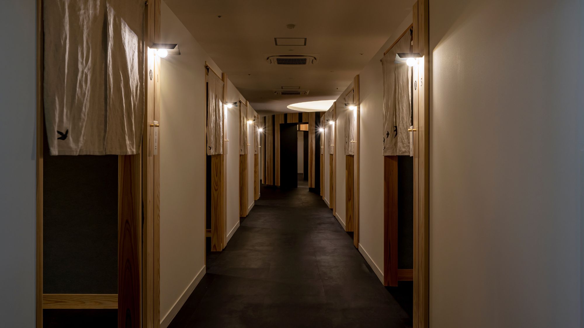 2023年リニューアル・半個室レストラン「飛翔」