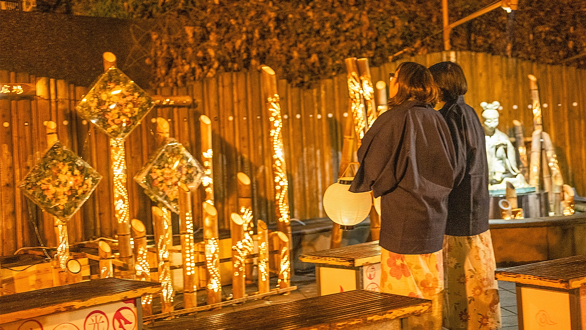 【秋祭り】約100本の竹灯籠が玉造の温泉街を灯します