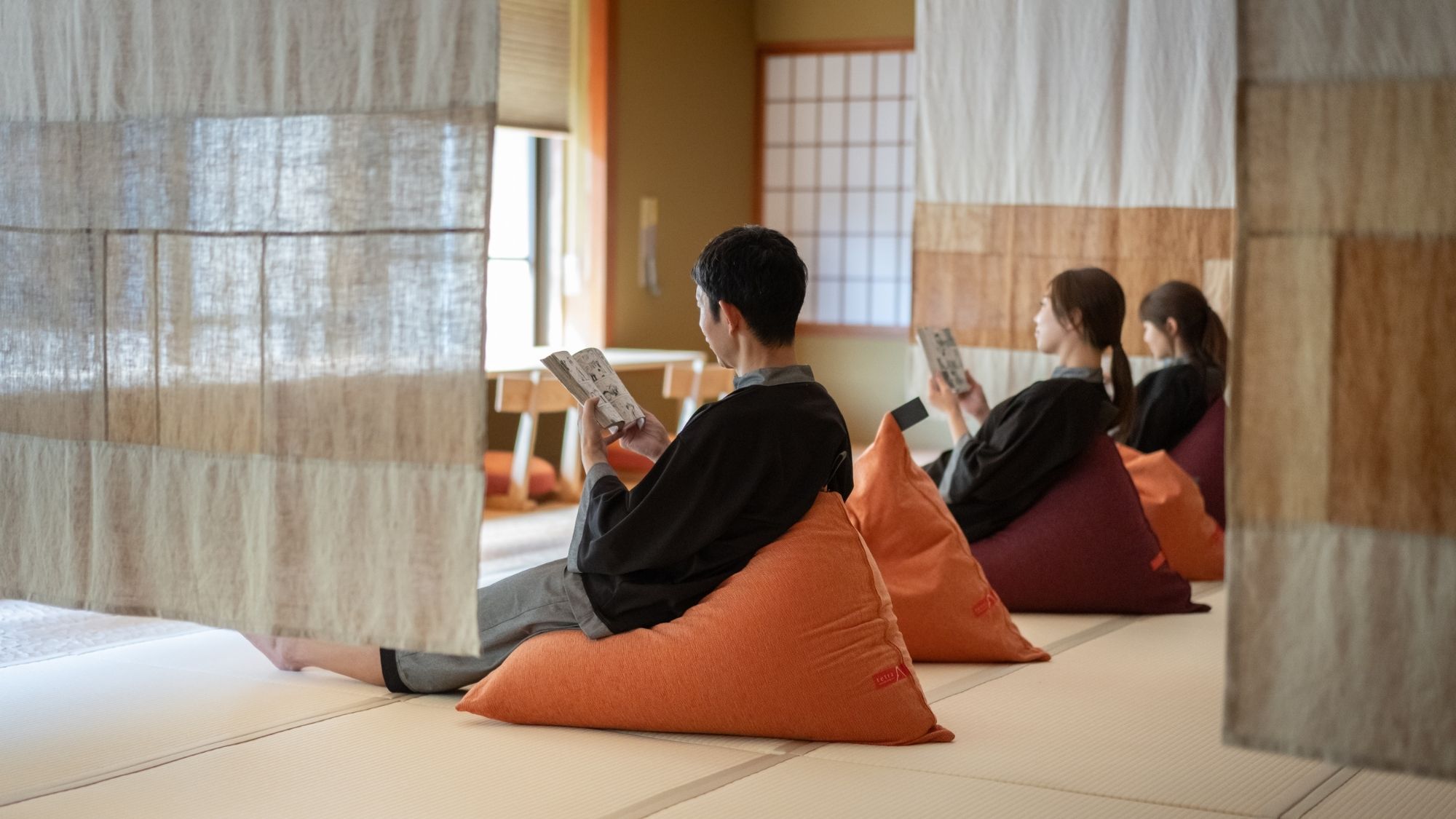 【2025年9月リニューアル／湯上がり処】楽しく健康促進できるウェルネスコーナーも備えた寛ぎスペース