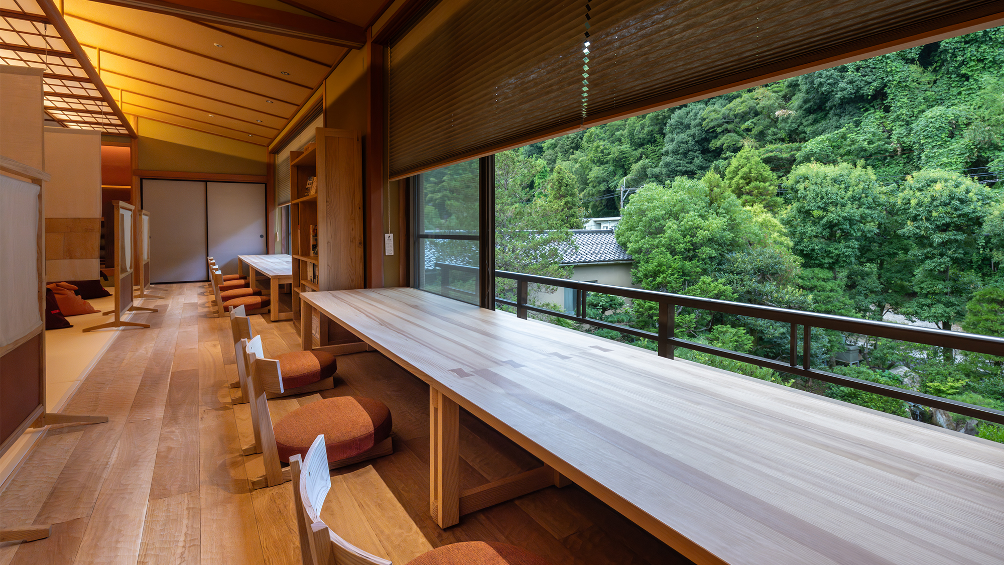 【2025年9月リニューアル／湯上がりどころ】楽しく健康促進できるウェルネスコーナーも備えた寛ぎスペ