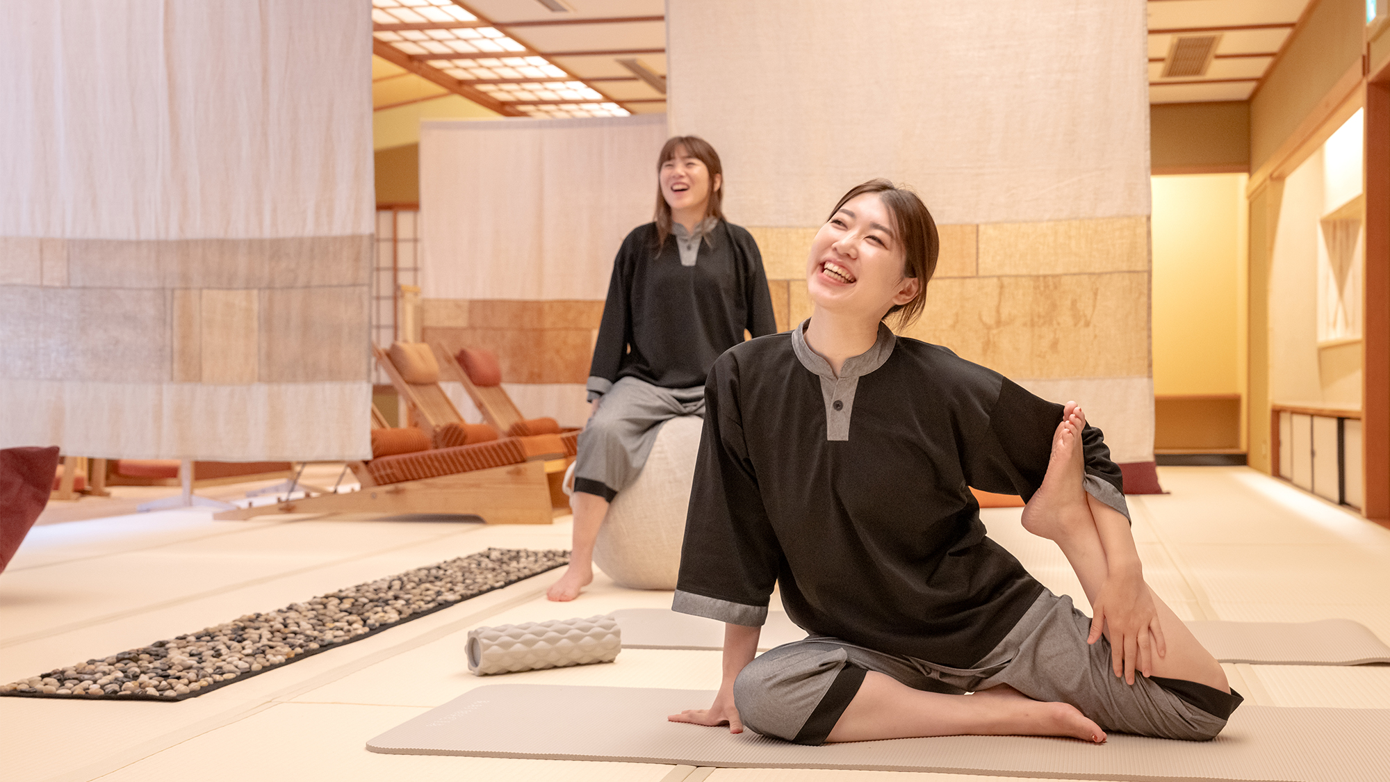 【2025年9月リニューアル／湯上がりどころ】楽しく健康促進できるウェルネスコーナーも備えた寛ぎスペ