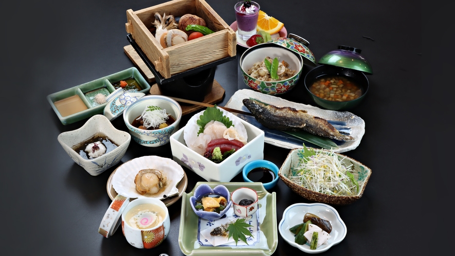 #ご夕食一例　青森の郷土料理御膳　「ほたて」や「津軽平野のそばもやし」、「けの汁」、「黒にんにく」な