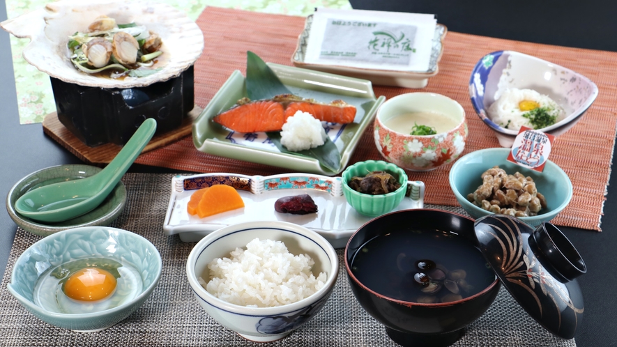 #ご朝食　落合温泉豆腐や落合温泉納豆などの名物をはじめとした和朝食をご提供。