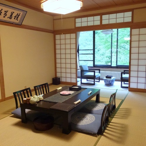 [Makimizuso] A simple Japanese-style room where you can spend a calm time