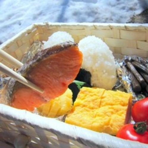 大空の下で食べるお弁当は格別♪【早朝チェックアウト専用プラン】