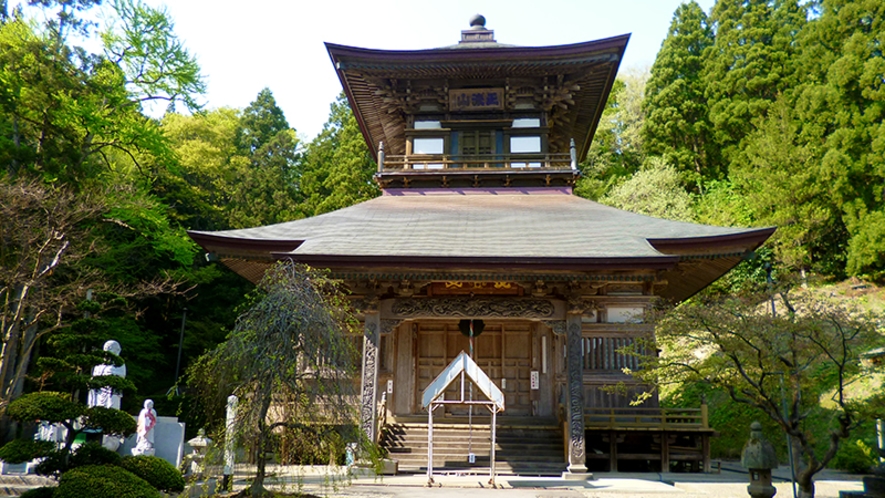 【赤田の大仏】覆い堂　長谷寺　ホテル約７キロ車で約９分