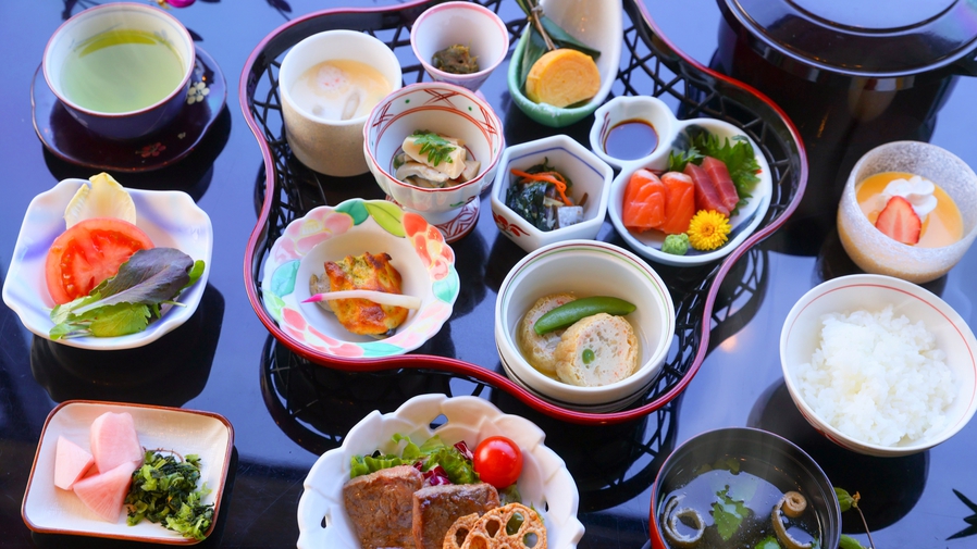 【朝寝坊贅沢】1泊夕食・翌昼食付｜那須野ヶ原牛の鉄板焼と四季の創作会席プラン