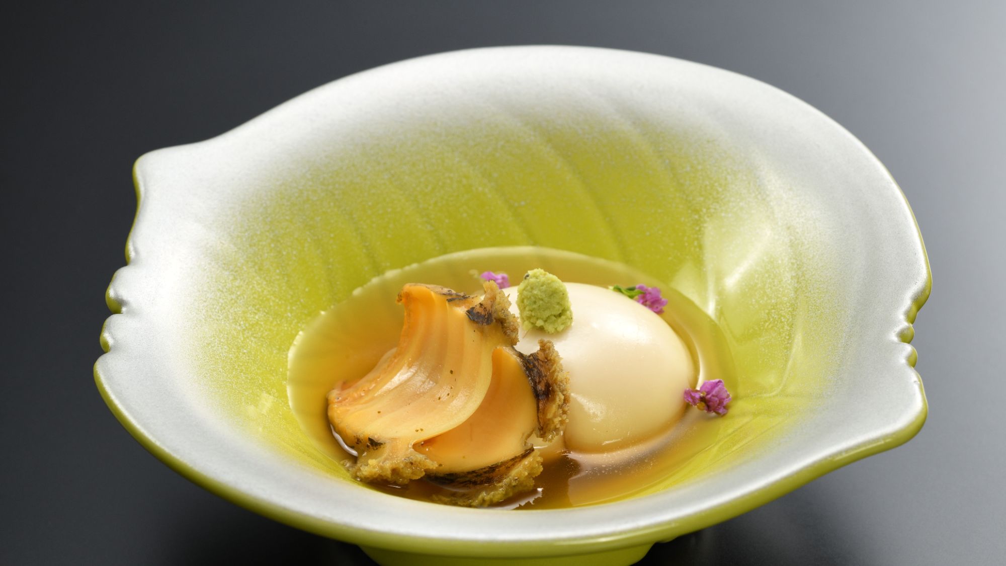 茶巾ごま豆腐蒸しあわび添え(美味の膳)(2025年10月～2026年2月)