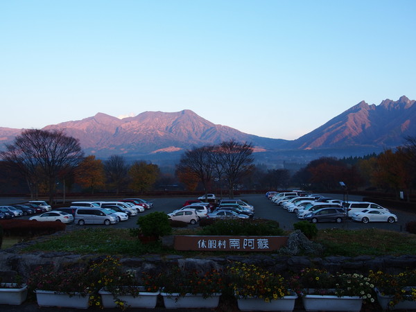 ＜冬＞朝焼けがきれいな阿蘇山。寒い冬のご褒美♪