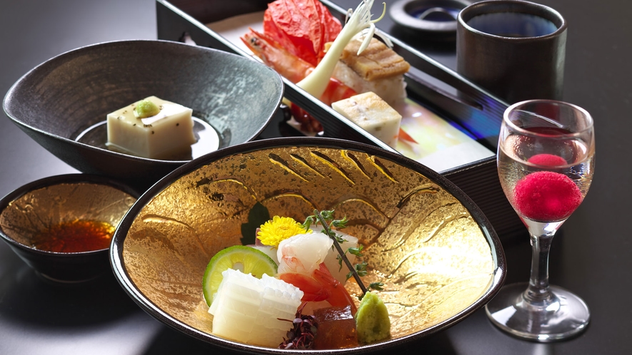 【お料理一例】日本の伝統を追求し　走り、旬、名残の食材にこだわった季節の懐石
