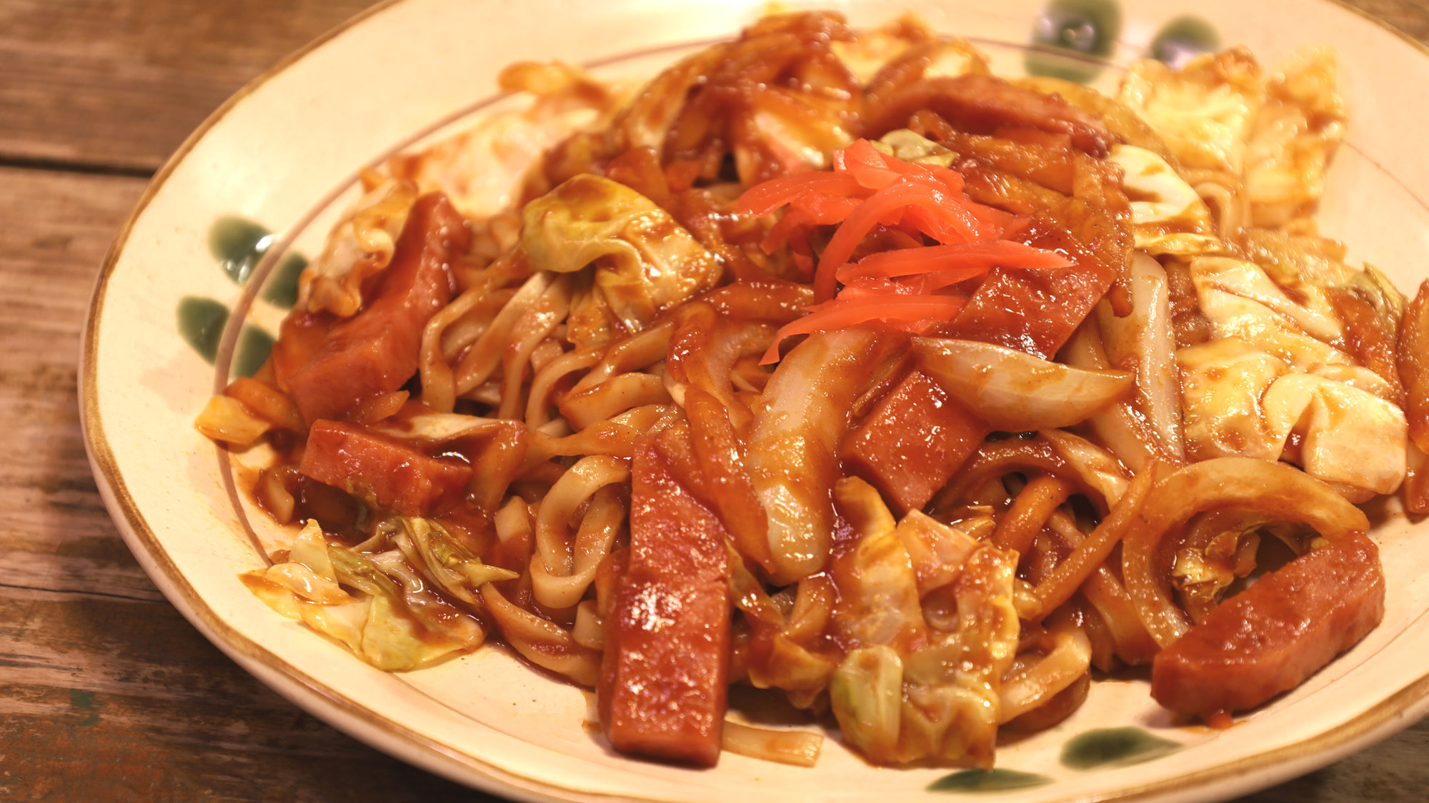 【沖縄焼きそば】これぞ沖縄の家庭の味☆なんとケチャップ味の焼きそばなんです！あまから～い味が癖に！