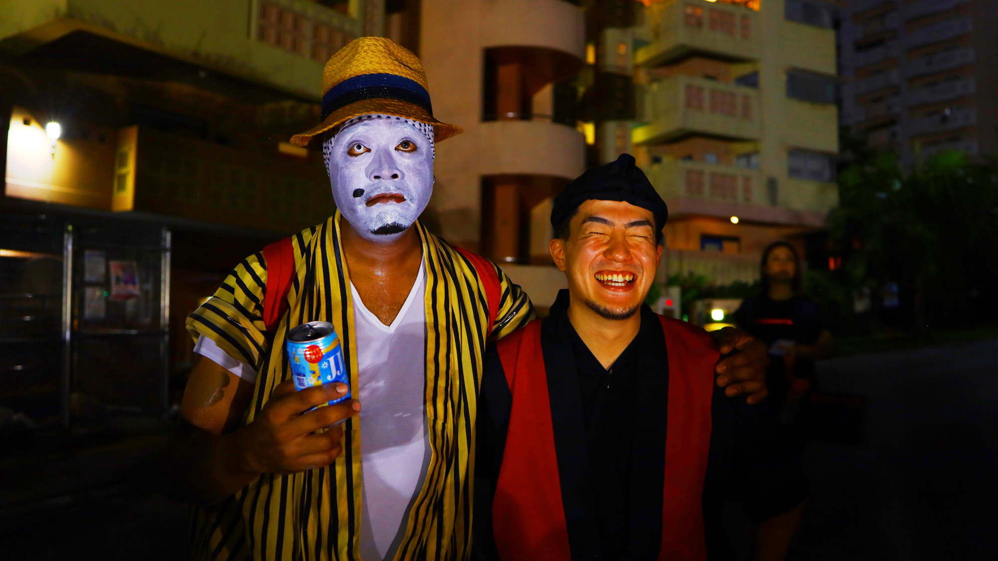 【旧盆のエイサー】 ごーやー荘の若旦那も参戦♪