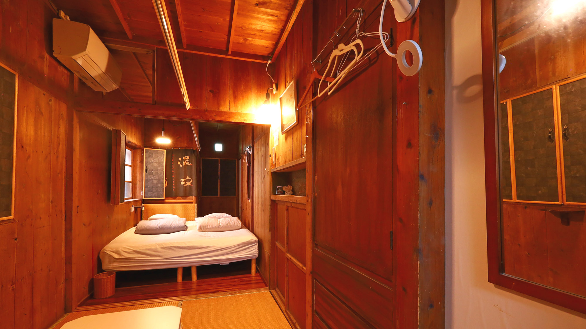 【秘密の裏座(和室＆洋室・ベッド付き)】