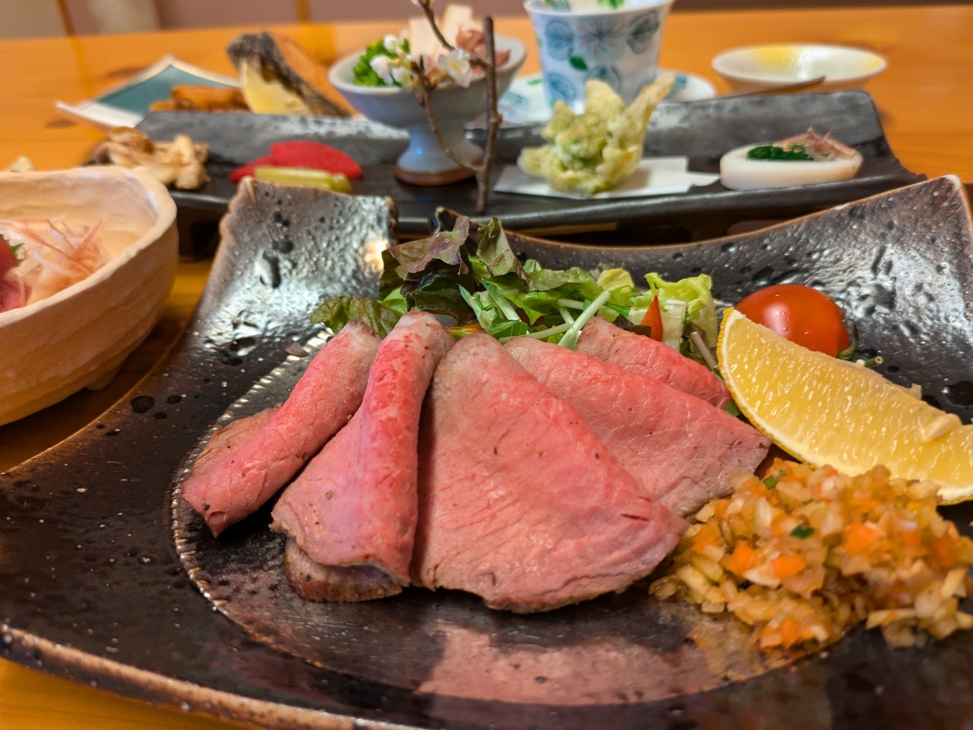 【上高地へ×お得な木曜日】信州牛×飛騨牛ローストビーフ・郷土料理で地域をお届け