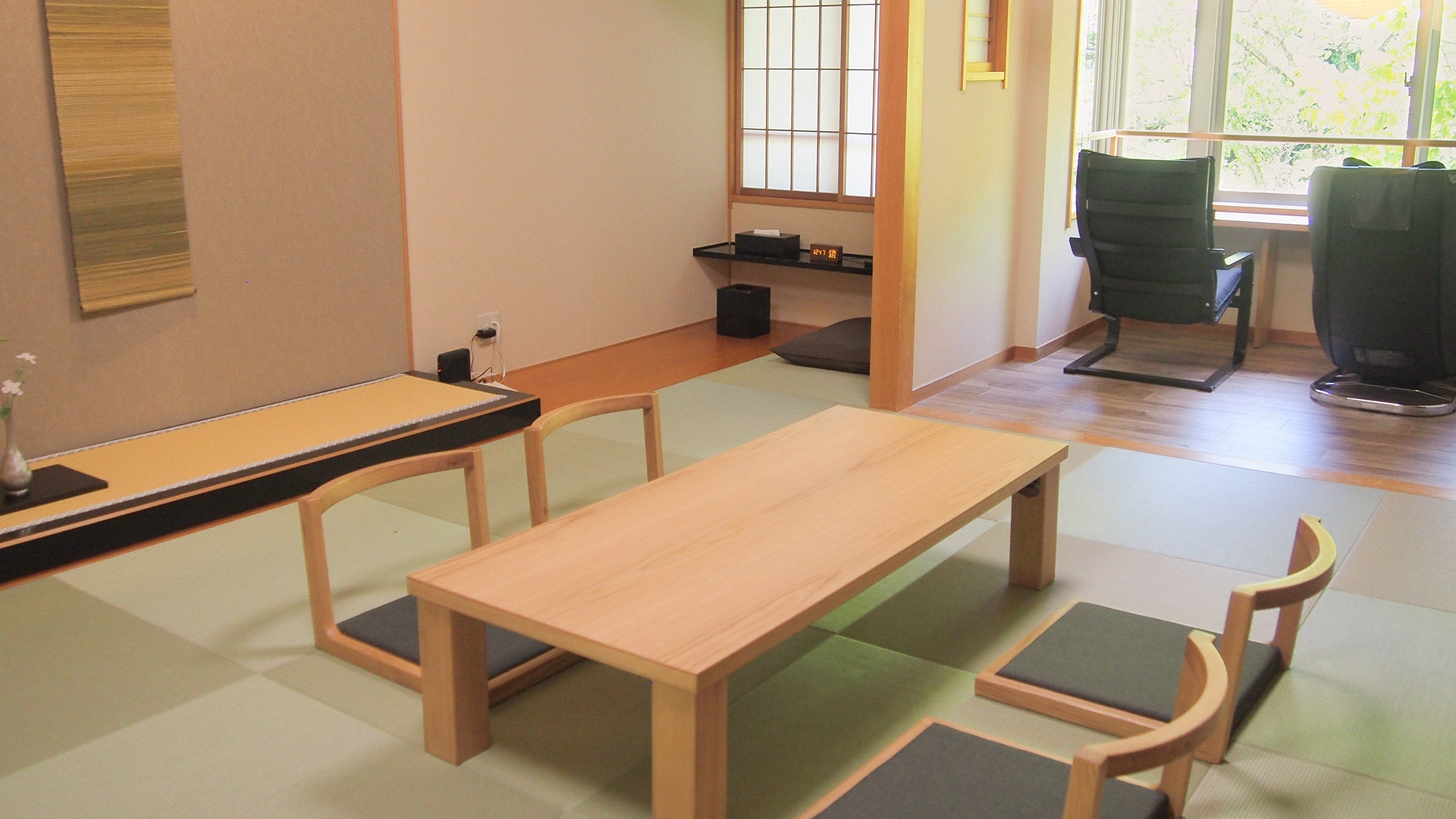 スタンダード◇梓川に臨む琉球畳の２階和室