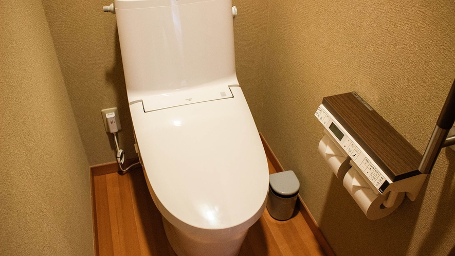 ・【1階・2階和室】洗浄機能付の個室トイレです