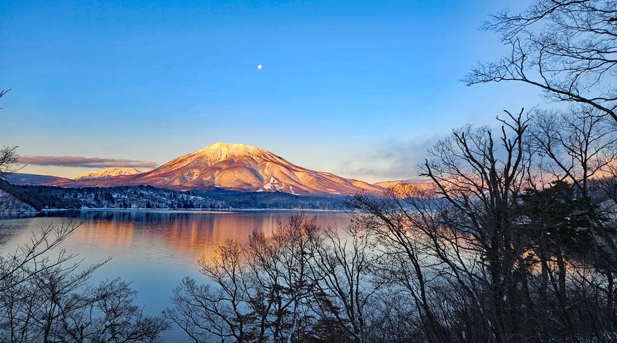 2024.1.28　冬の野尻湖から眺めた黒姫山