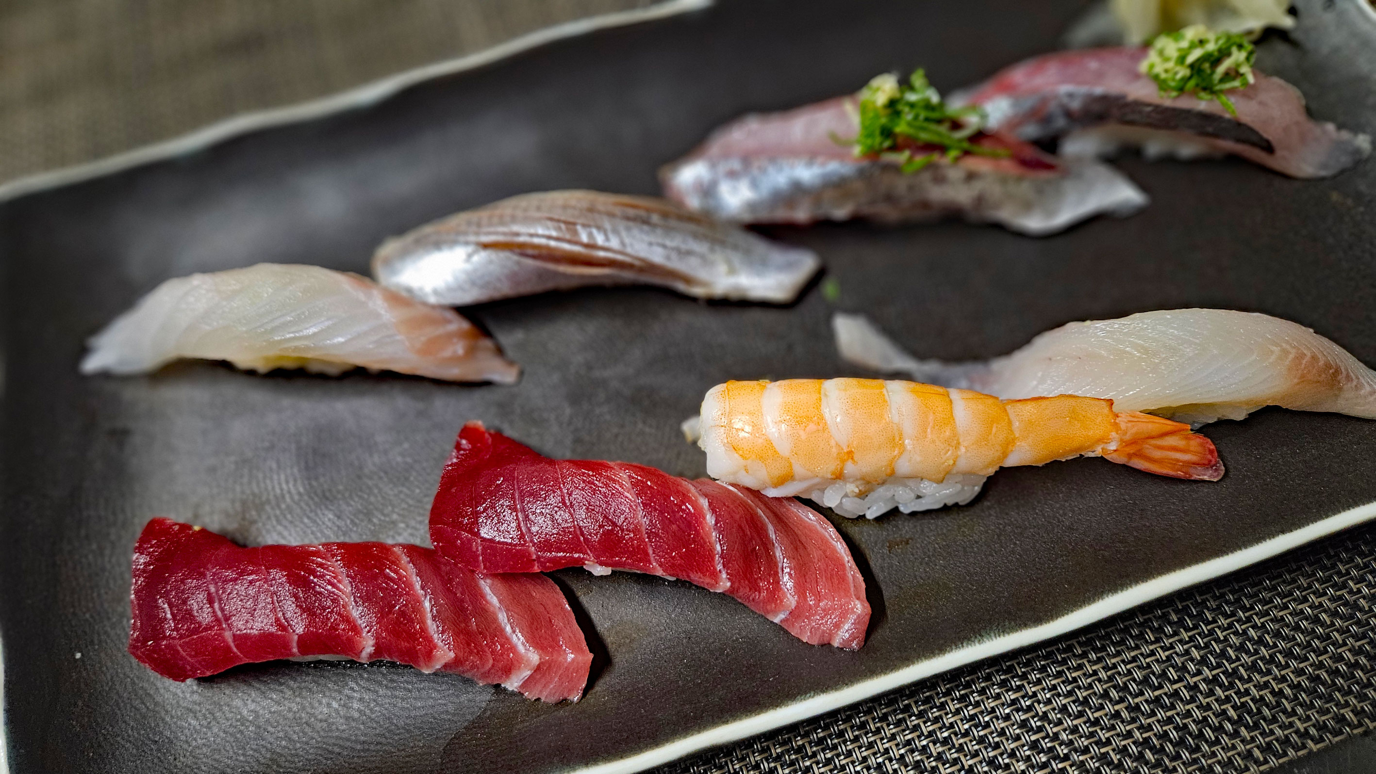 20251115_マグロ・蒸しエビ・アイナメ・キジハタ・〆イワシ・アジ1