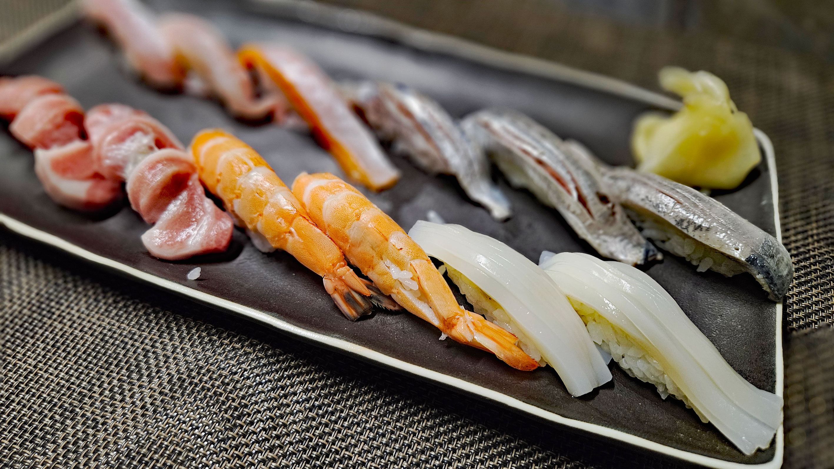 20250904_マグロ・蒸し海老・マイカ・アラ・サーモン・アジ・〆イワシ