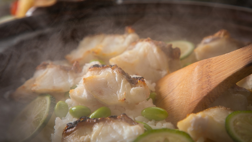 おおいた天然”関鯛”の土鍋飯