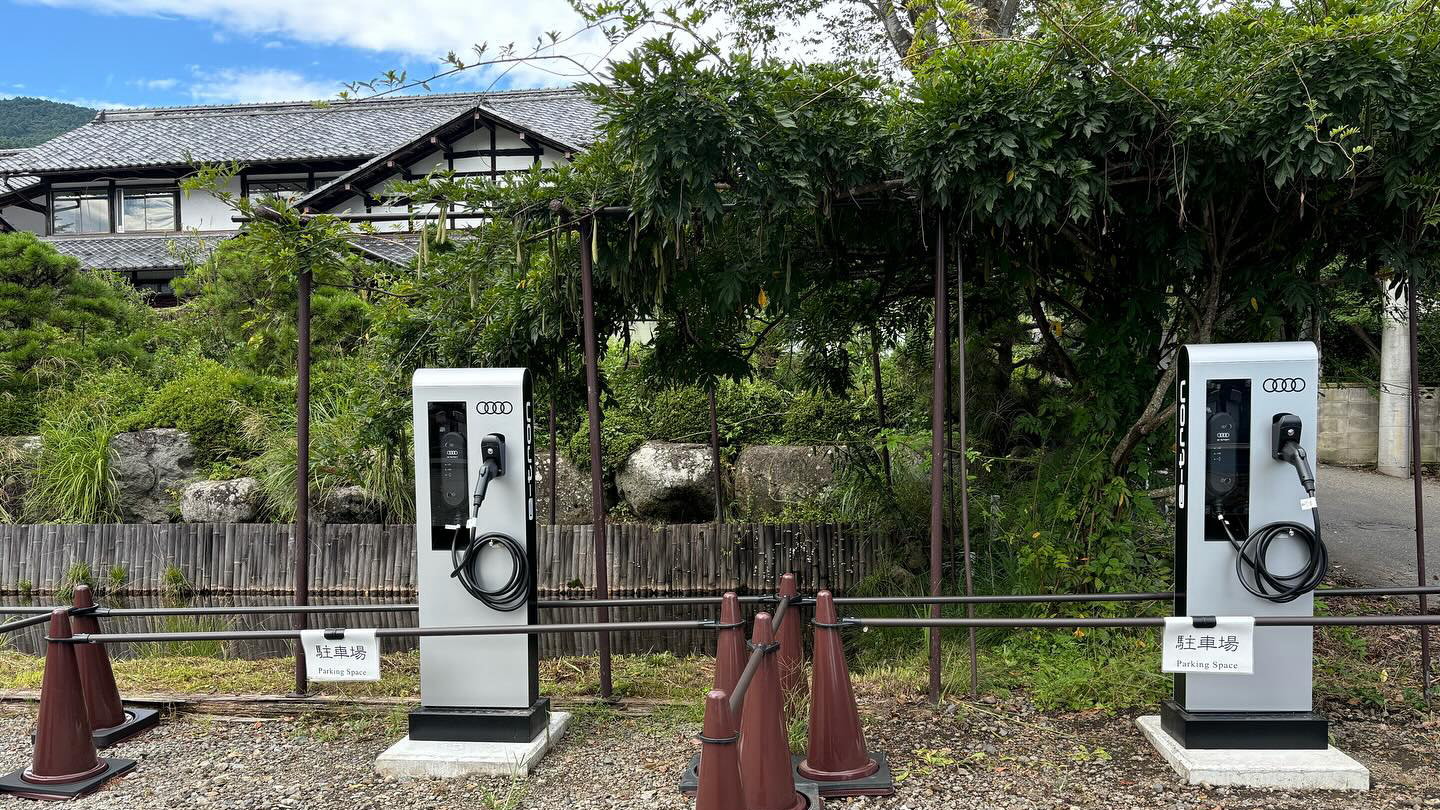 audiさんの充電器設置（無料）ご利用の際は予約時に事前にお知らせください。