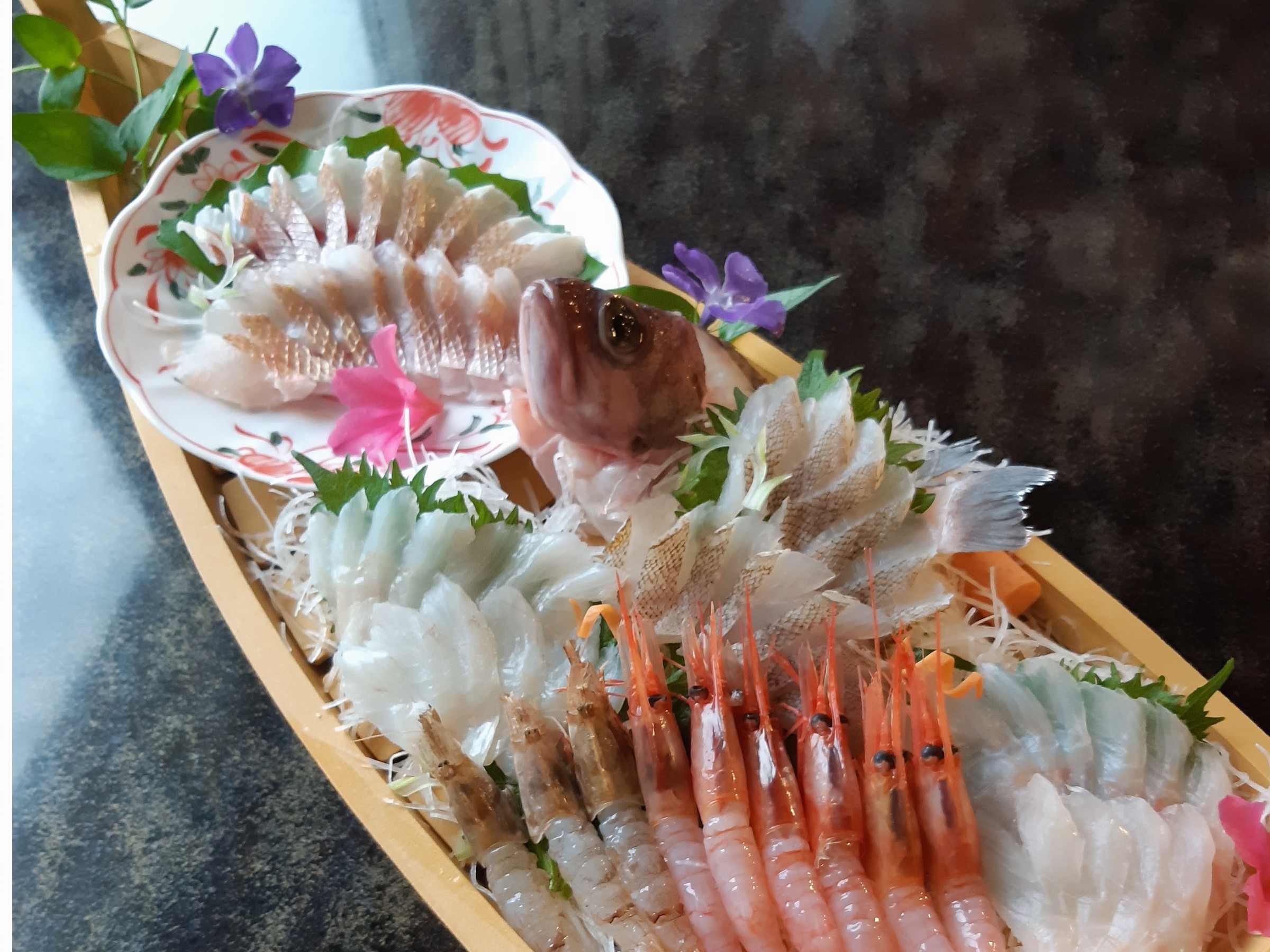 お造りボリュームアッププラン（３名～４目分イメージ）