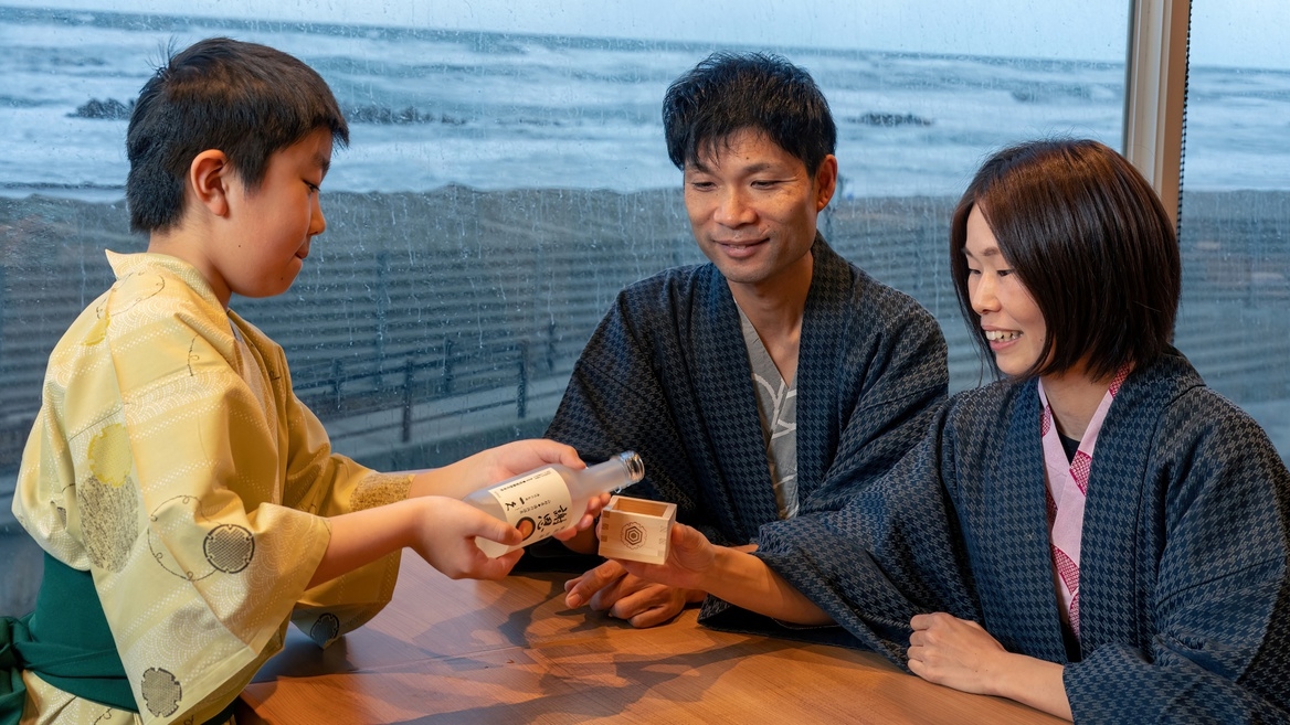 【記念日／お祝い】＜樽酒・ミニ鏡開きセット付＞結婚記念日やお誕生日、感謝の気持ちを伝える特別な日に