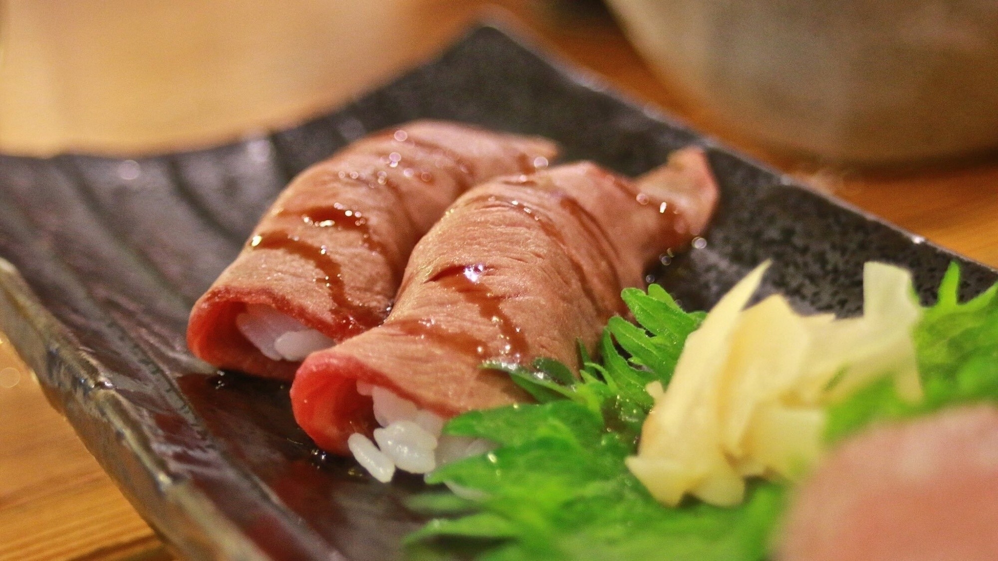 【山形牛会席】＜炙りのにぎり、山形牛煮込み、メイン料理＞とろける旨味！ブランド牛を存分に味わう