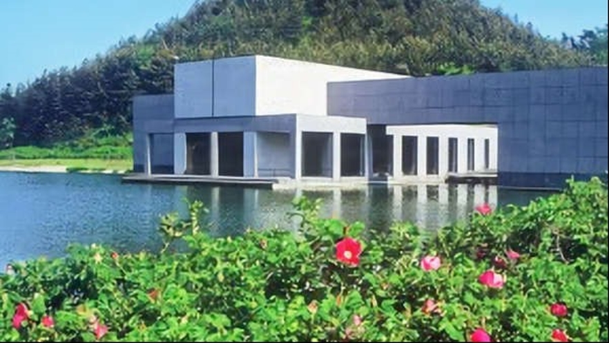 ■【土門拳記念館】日本最初の写真美術館。故土門拳氏の全作品約7万点を収蔵しております（お車約25分）