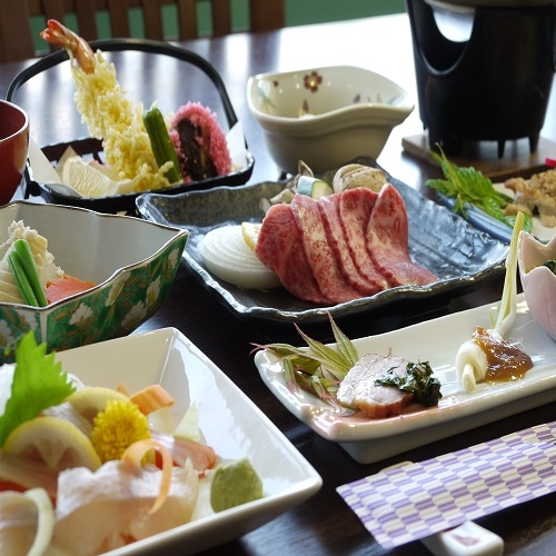 【しらかば2in1・白樺国際共通リフト１日券付・２食付】２つのスキー場からお選びいただけます！