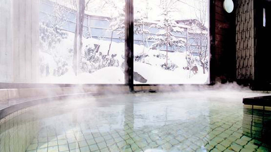 ・石楠の湯は冬は雪景色を楽しむことができます。