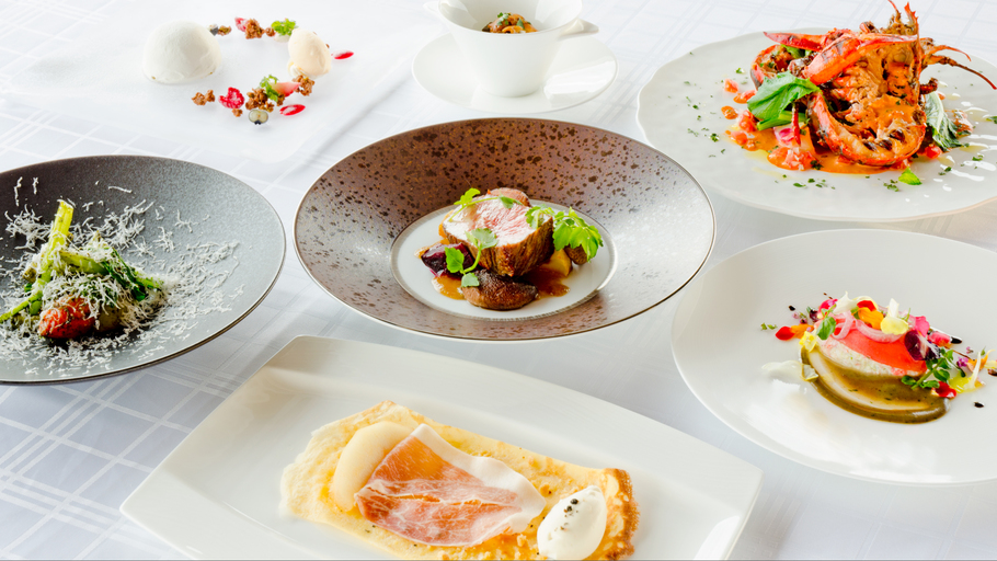【ディナーの内容や時間はホテルにおまかせ】1名様あたり最大5，000円OFF！！【夕朝食付】