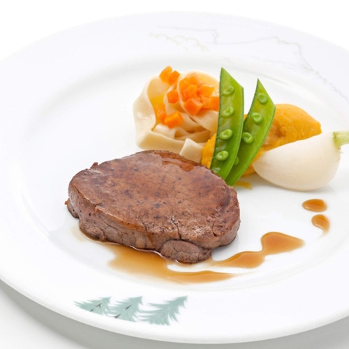 伝統と格式のあるレストラン「ソルビエ」で正統派フレンチを≪スタンダードディナーコース≫
