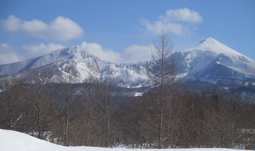 磐梯山（3月）そろそろ春の装い