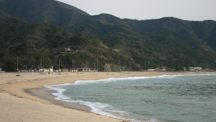 ☆水晶浜海水浴場は、「日本の水浴場８８選」に選ばれており、美しい海として有名です 